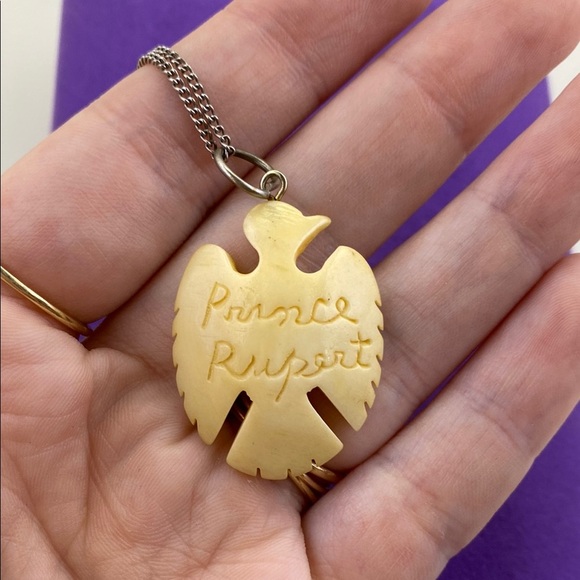 💛 Vintage Silver Carved Eagle Prince Rupert Necklace - Picture 4 of 4